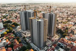 Plan logement de 7 milliards en Espagne : Sánchez triple l&rsquo;investissement public pour enrayer la crise