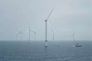 Éolien en mer : Bruxelles valide jusqu’à 63 milliards d’euros d’aides d’État pour onze parcs français