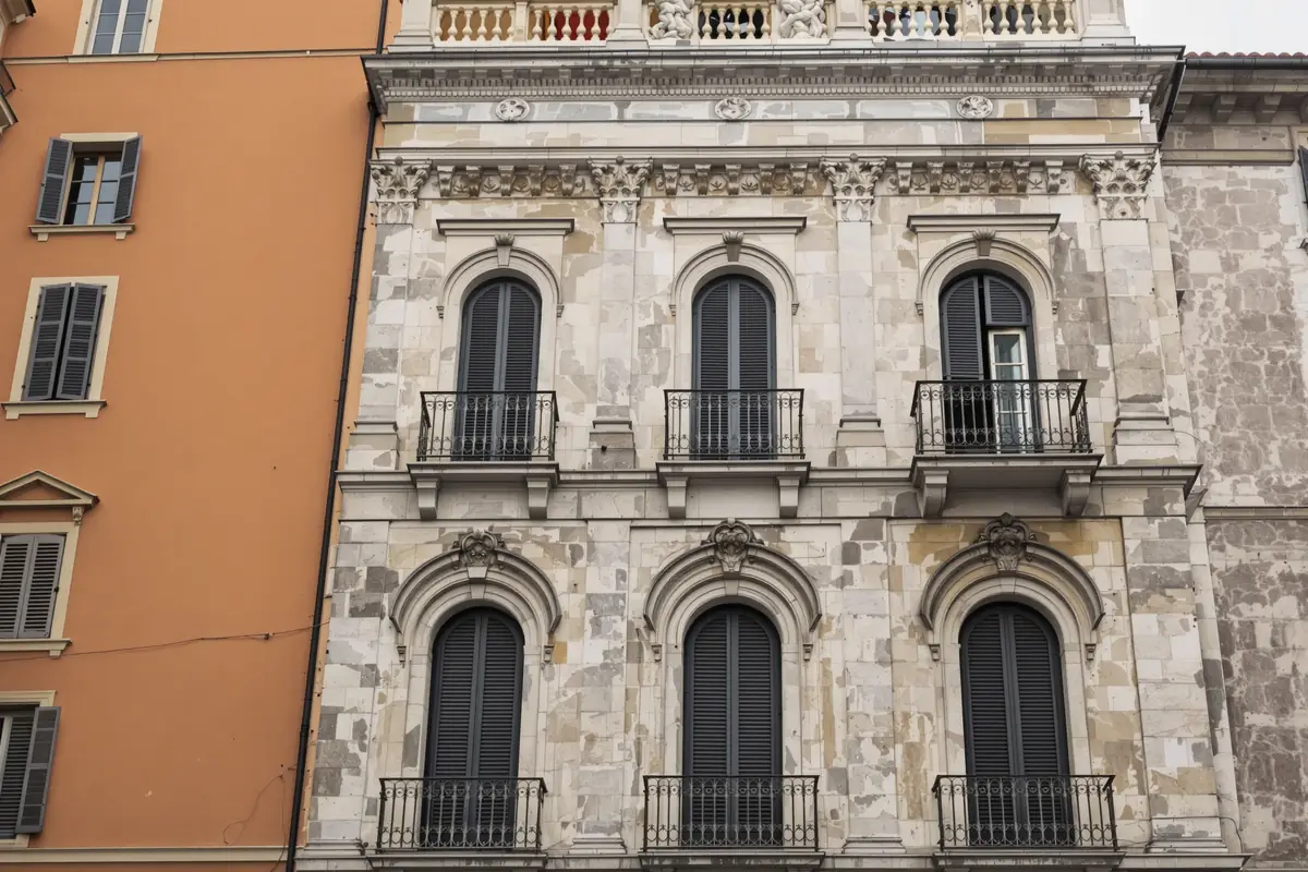 Façade de palazzo italien, secteur bancaire
